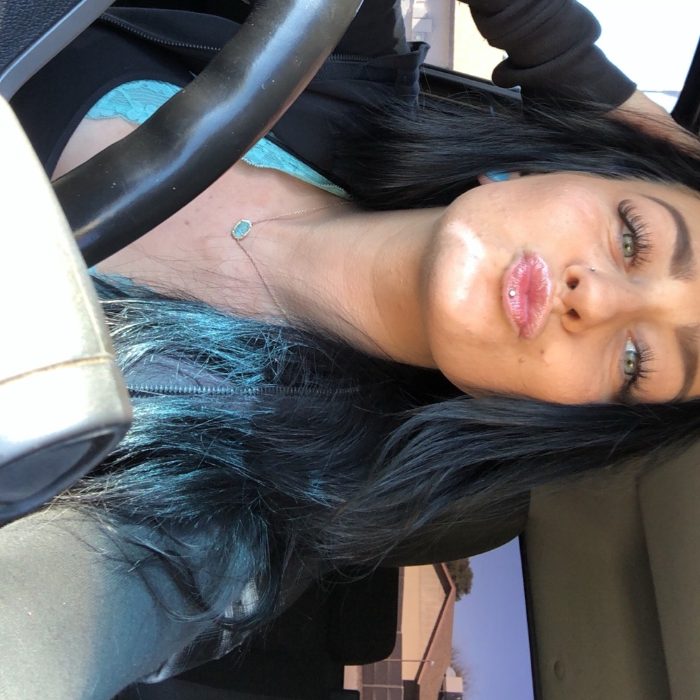 Meet your Posher, Nicole